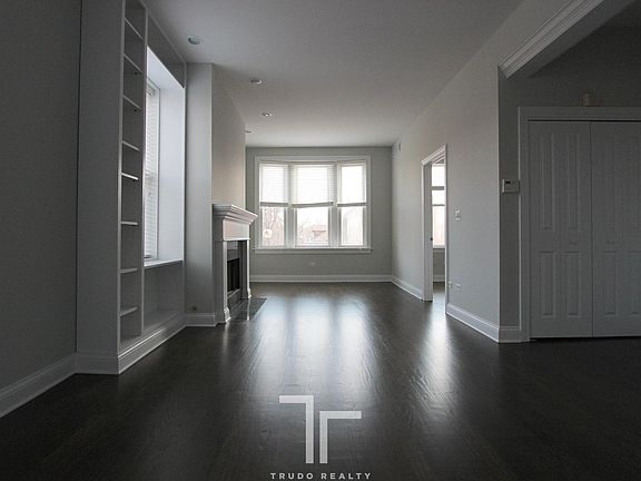2nd image of 3846 N Southport Ave #001