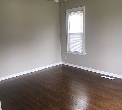 5th image of 2827 Kenwood St