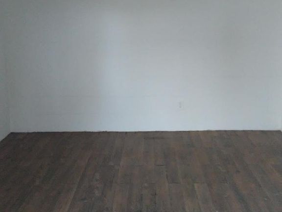 2nd image of 40 W Herrick Dr