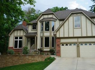 7508 Widmer Rd, Lenexa, KS 66216