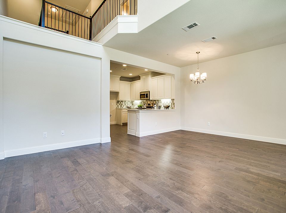 2nd image of Indian Hills Ave #70WXI7