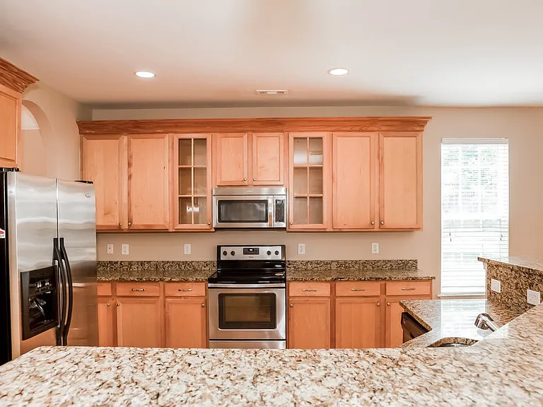 10023 Montrose Dr NW — Photo 7