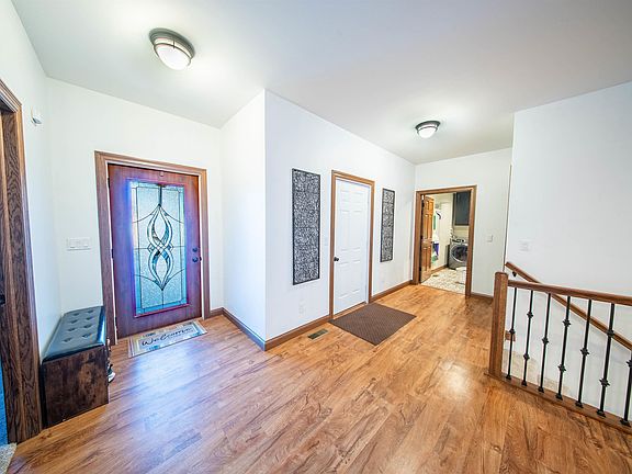 5th image of 6036 Seven Springs Dr