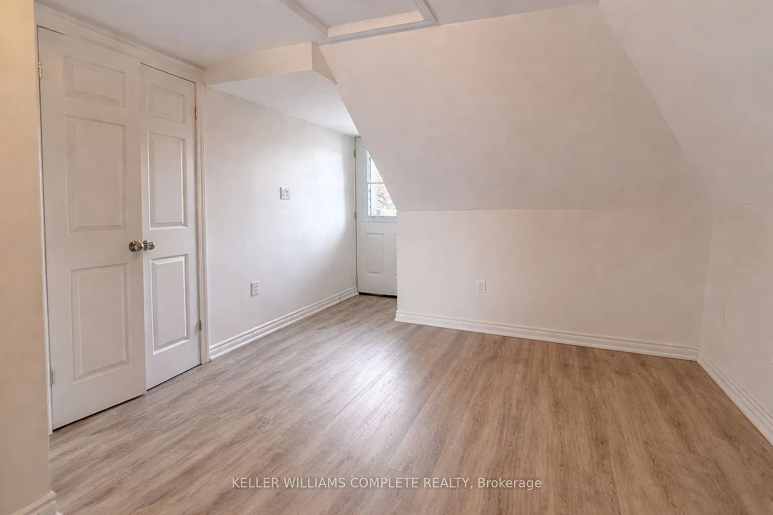 Studio, $1,400 — Photo 1