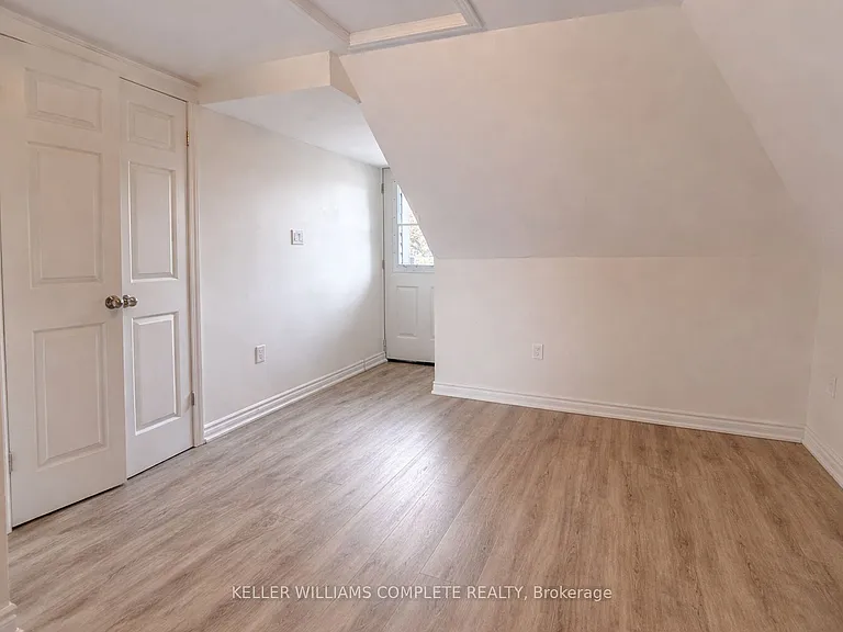 76 Wentworth St S #3 — Photo 1
