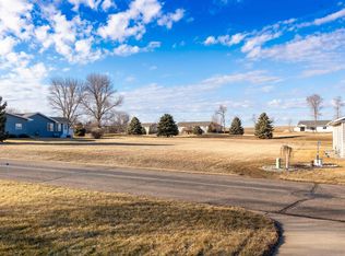Golf Dr, Wentworth, SD 57075
