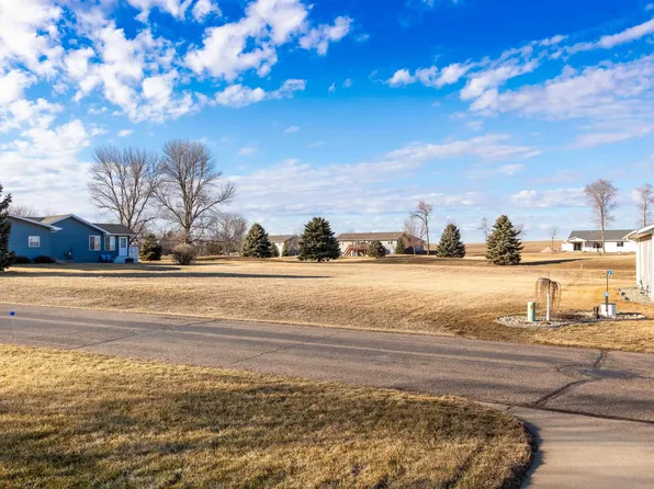 Golf Dr, Wentworth, SD 57075