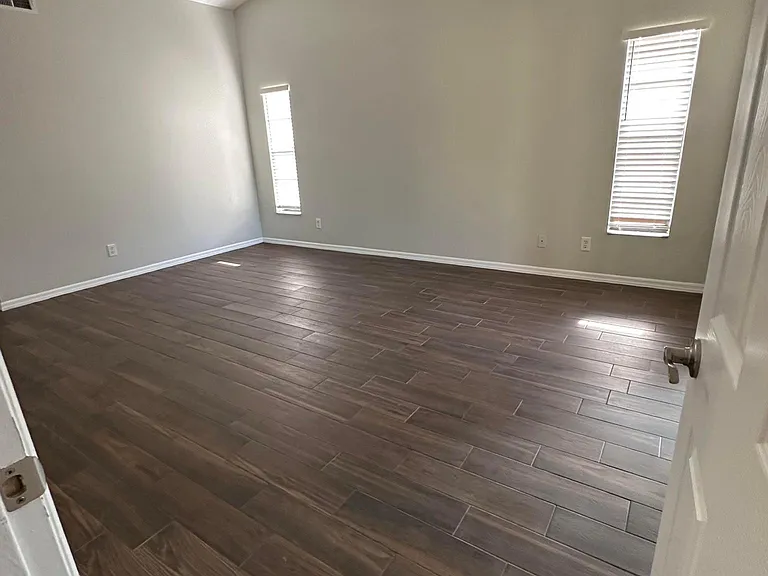 12445 Everard Dr — Photo 3