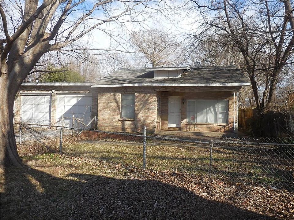2nd image of 1816 Terrace Lawn Dr