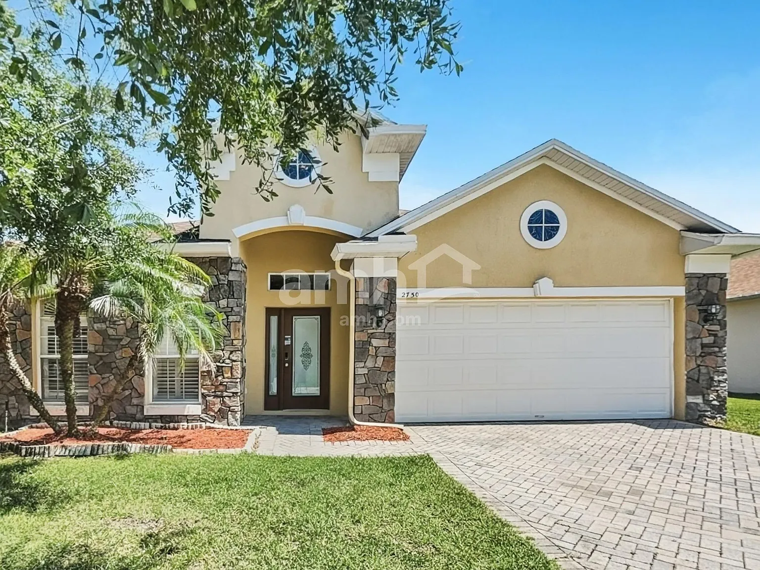 4 bed, 2.0 bath, 1952 sqft, $2,315 — Photo 1