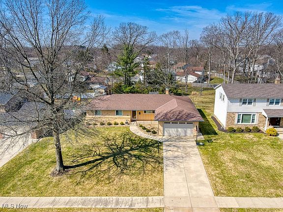 4th image of 7514 Wake Robin Dr