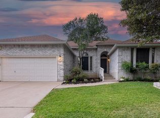 207 E Creekview Dr, Fredericksburg, TX 78624