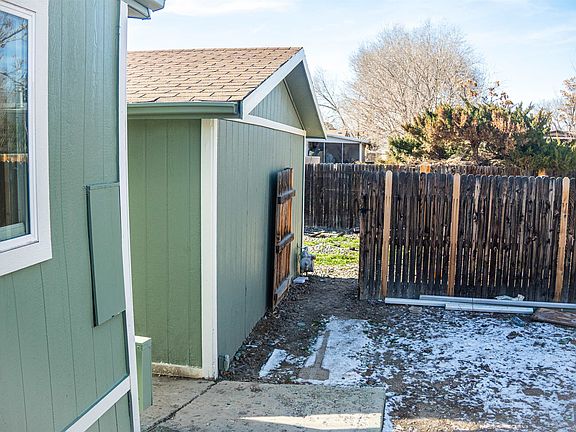 3rd image of 3058 Sandpiper Ave