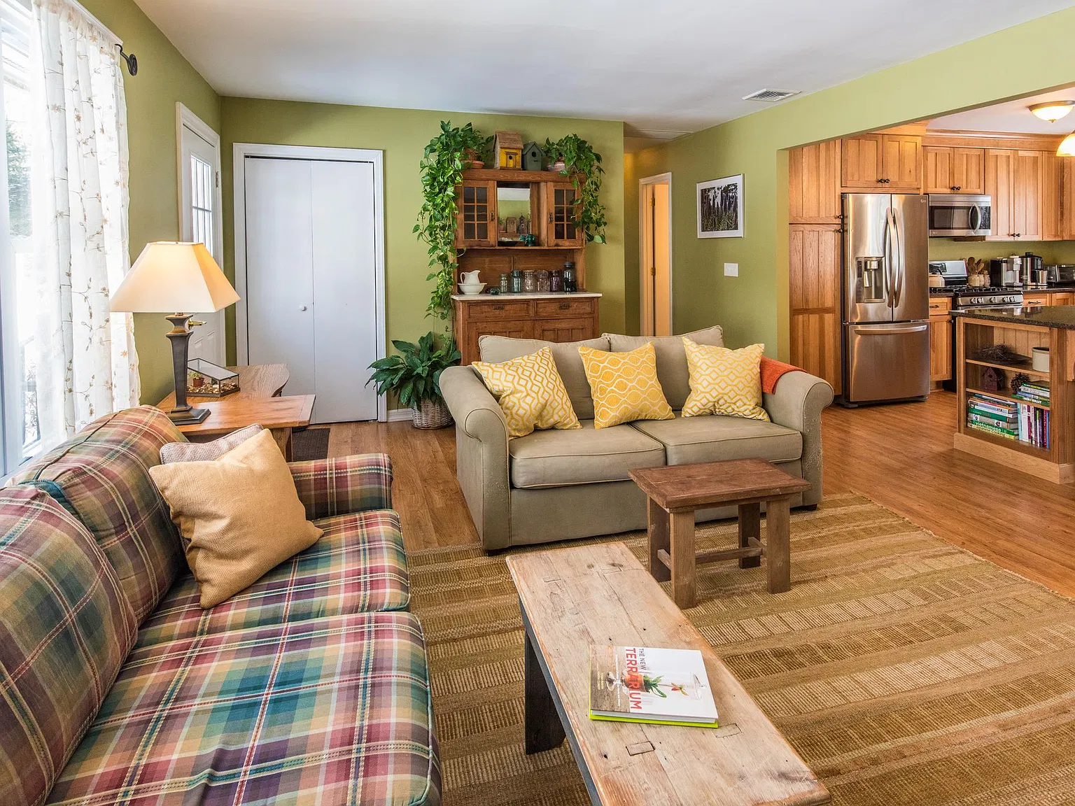 Charming Cottage close to Big Fresh Pond and Great Peconic Bay!! — Photo 3