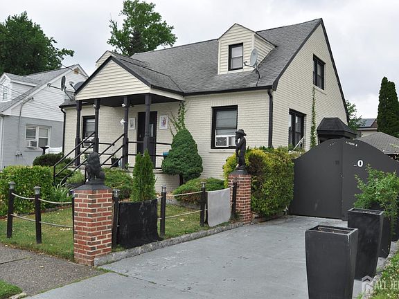3rd image of 20 Maine Ave