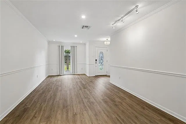 3 bed, 2.0 bath, 1700 sqft, $2,800 — Photo 3