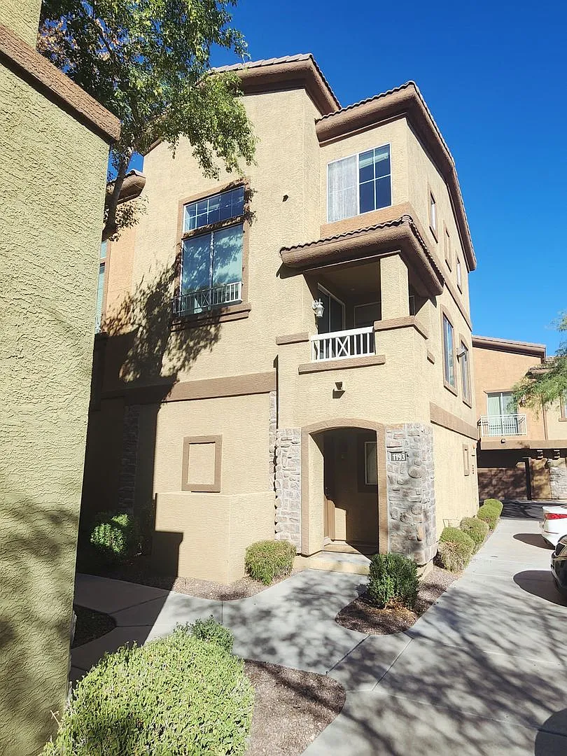 Lovely Parkside Townhome! — Photo 1