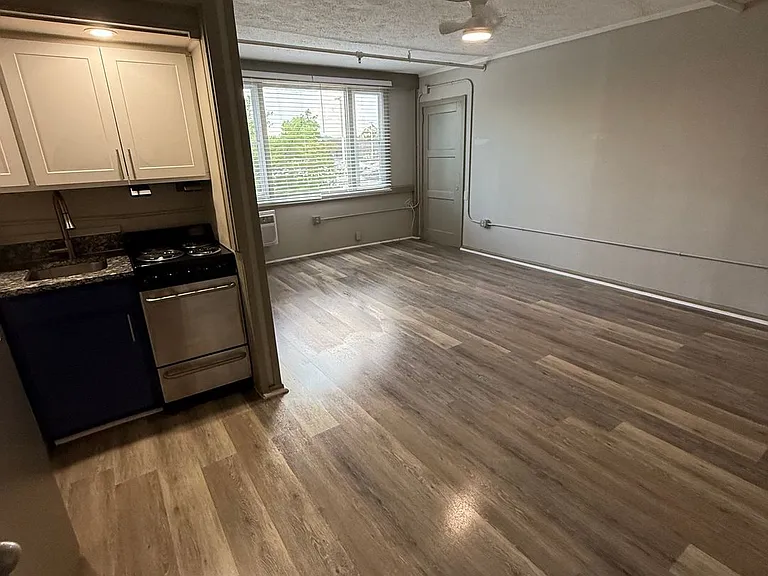The Flats at Jackson Square — Photo 13
