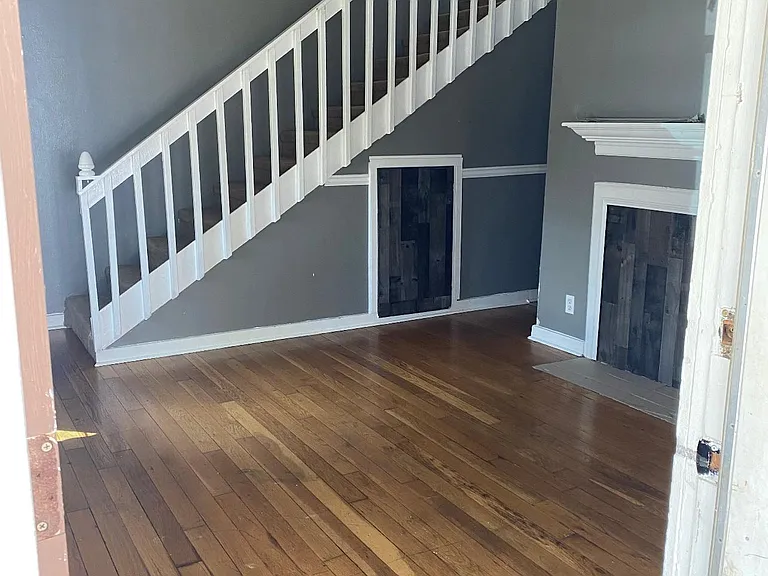 3902 Hawthorne Ave SW — Photo 3