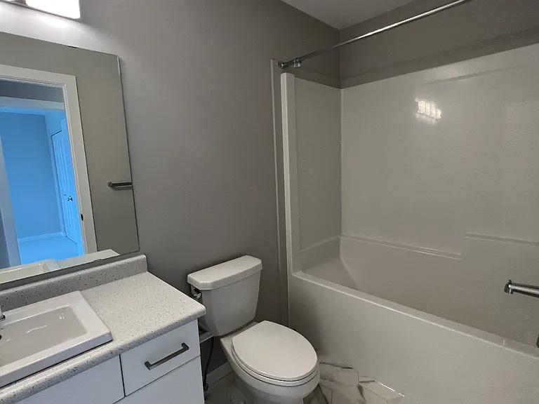 31 Ivy Row #31 — Photo 13
