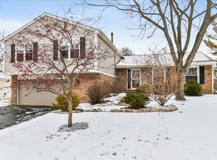 800 Windemere Ln, Lake Zurich, IL
