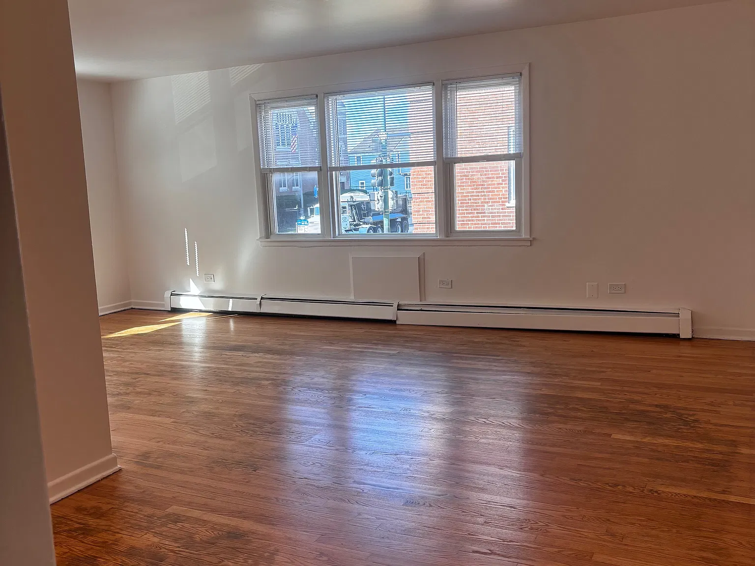 1 bed, 895 sqft, $925 — Photo 2
