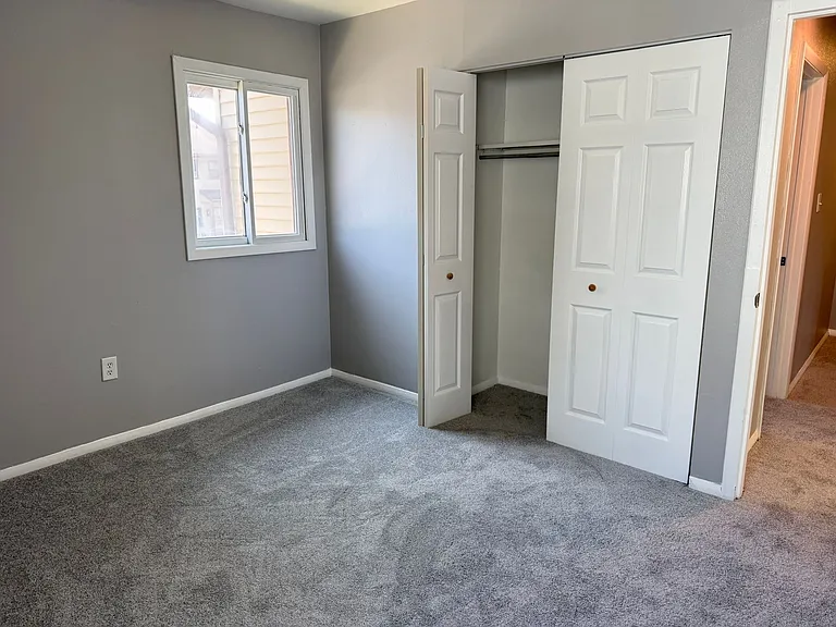 359 Greenland Dr — Photo 17