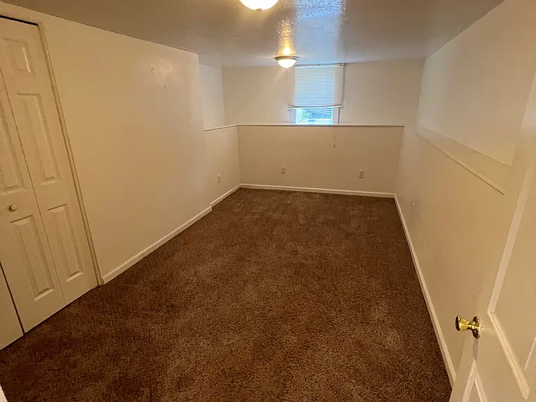 216 Alderson Ave — Photo 13