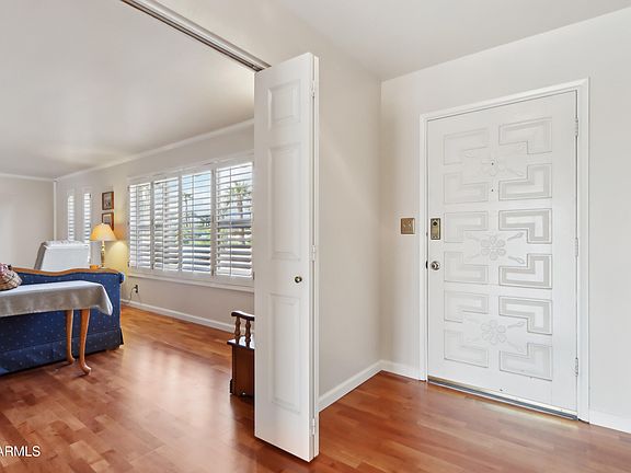 4th image of 203 W LLANO Drive