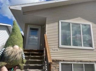 4804 52nd St #B, Olds, AB T4H1G2