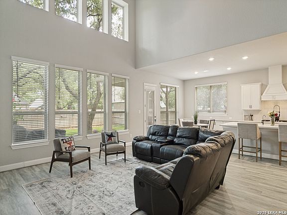 5th image of 304 WOODS OF BOERNE BLVD