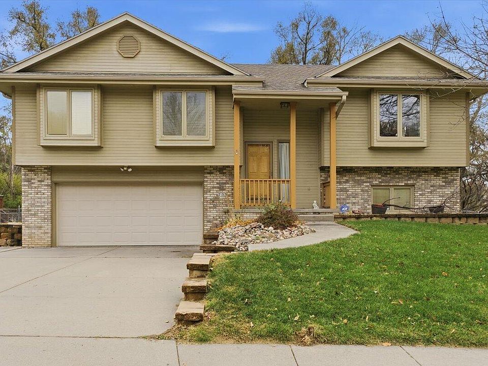 1st image of 733 Parkwild Dr
