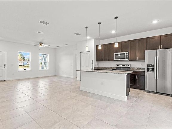 4th image of 281 Marion Oaks Crse