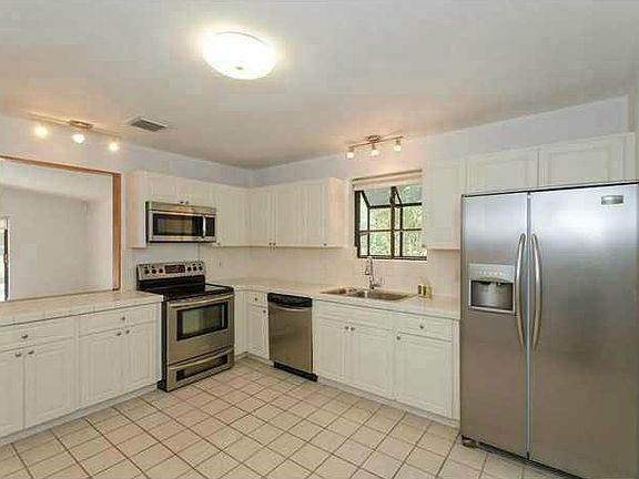 5th image of 1026 NE 204th Ln #H