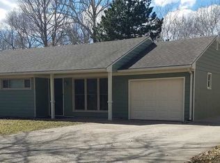 2525 SW Moundview Dr, Topeka, KS 66614