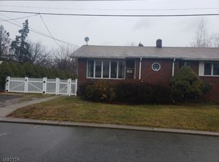 21 Stuyvesant Ct, Clifton, NJ 07013