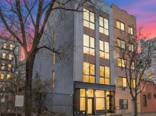 356 E 8th St #100, New York, NY 10009