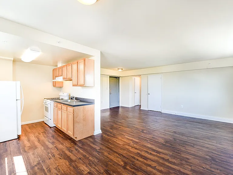 734 Longfellow — Photo 8