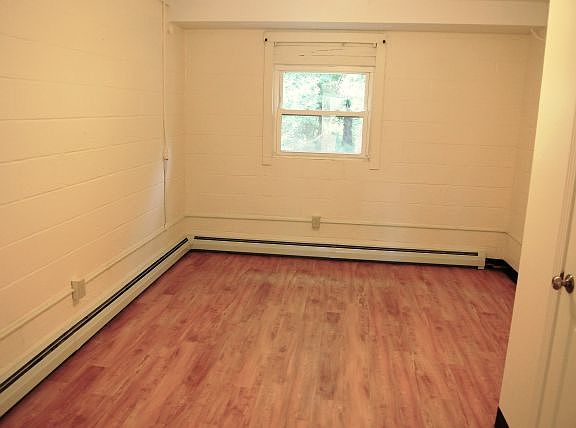 4th image of 2 Osborne Ln APT 2