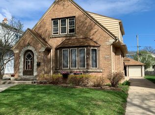 2540 N 64th St, Wauwatosa, WI 53213