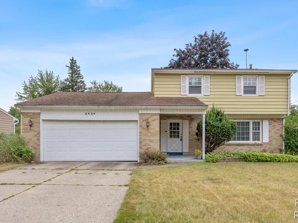 5434 Edgelawn Dr SE, Kentwood, MI 49508