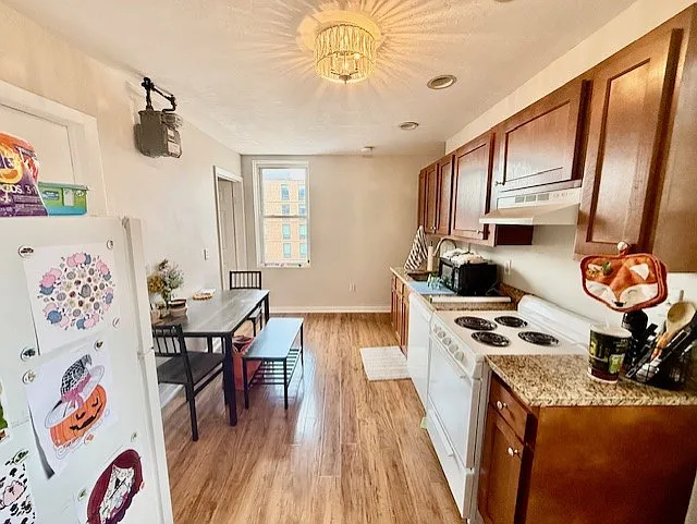224 Hanover St #13 — Photo 4