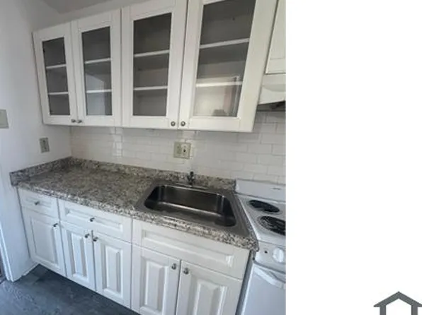155 Birdseye St #B6, Bridgeport, CT 06604