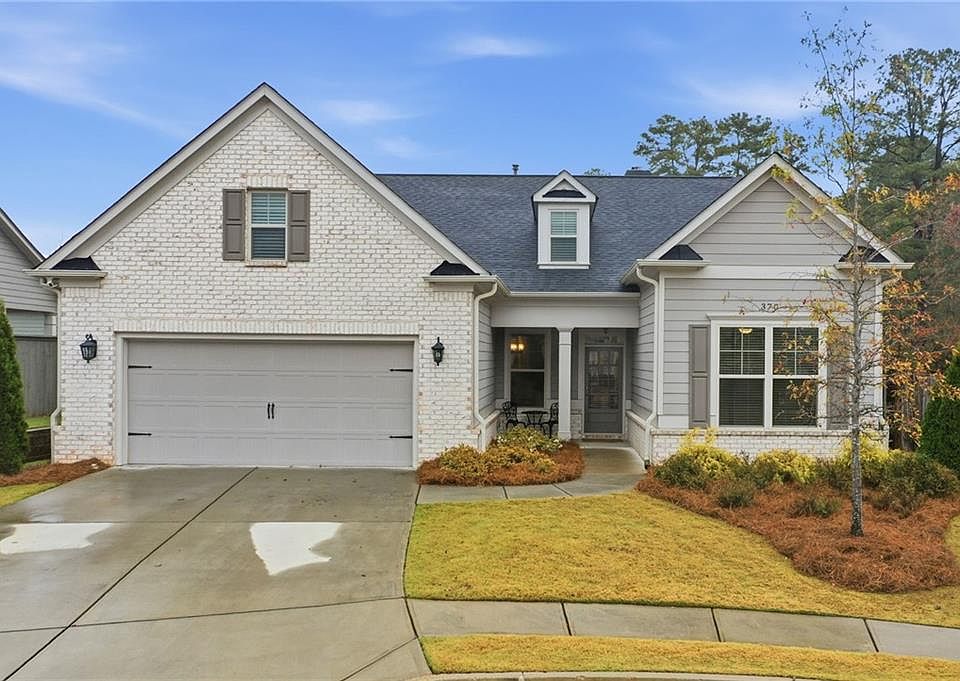 1st image of 370 Kenmure Ct