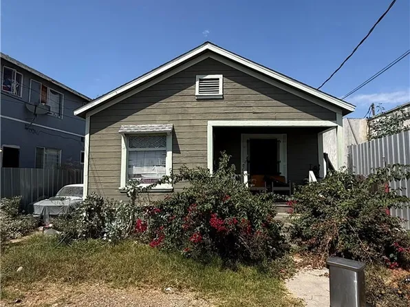 2211 Obama Blvd, Los Angeles, CA 90018