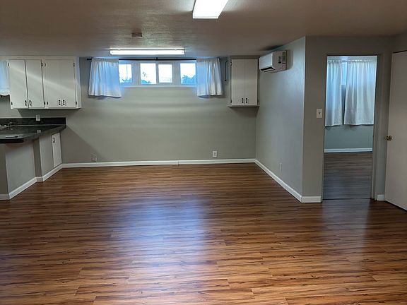 3rd image of 1011 Fillmore St #B