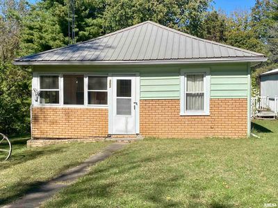 302 E Franklin Ave, Orient, IL, 62874