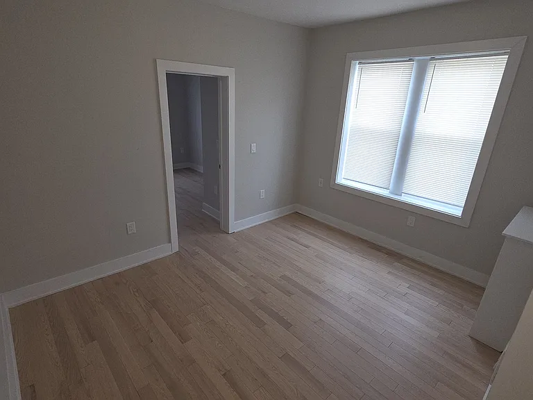 214 Duncan Ave #403 — Photo 3