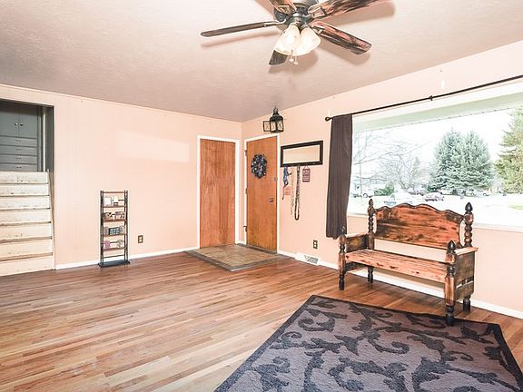 5th image of 2039 McKinzie Ave