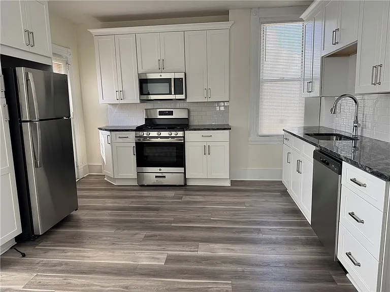 94 S 18th St #2 — Photo 11